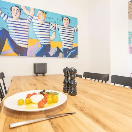 Seaview Volosko アパート